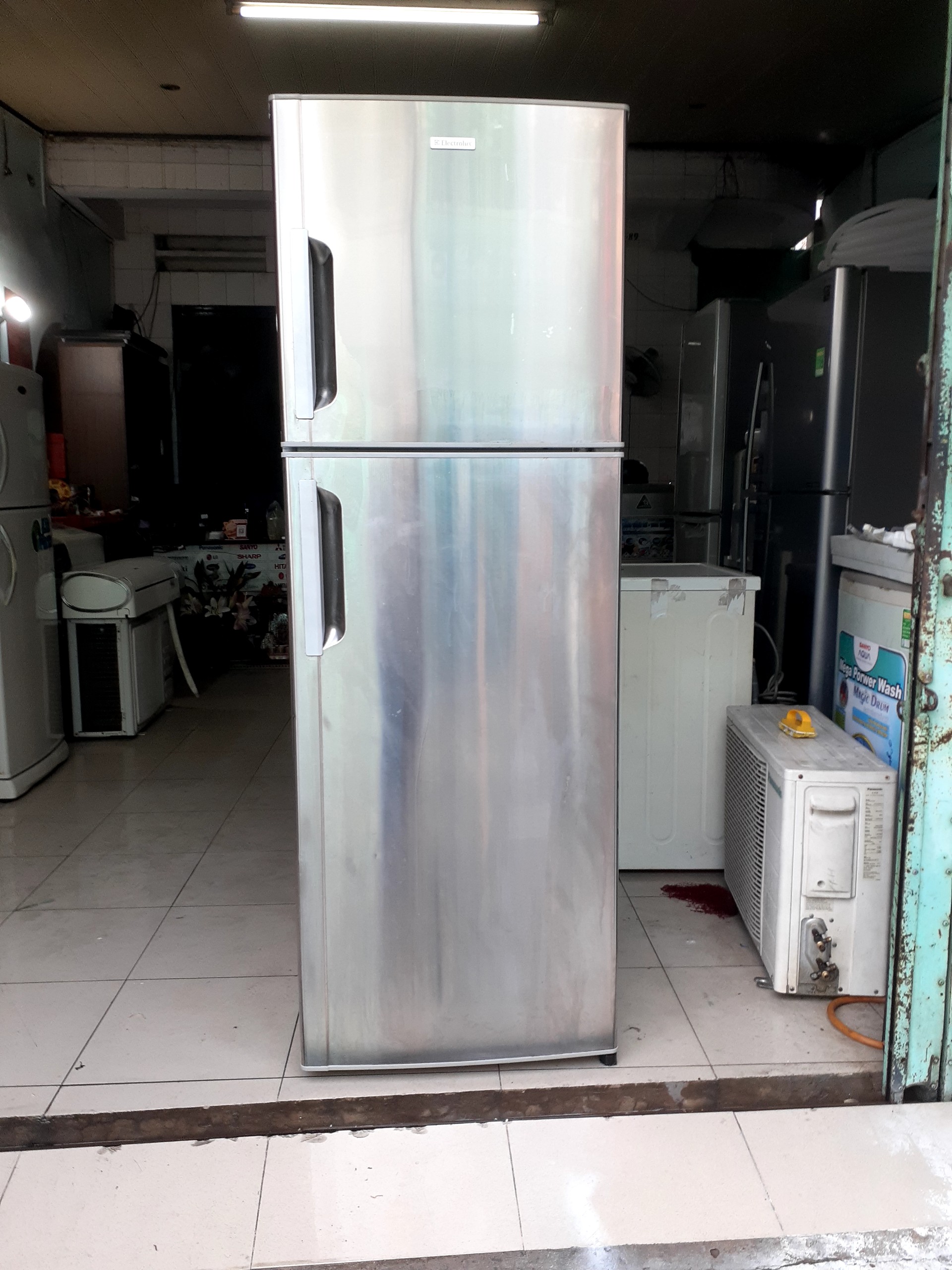 Tủ lạnh electrolux 311 lít