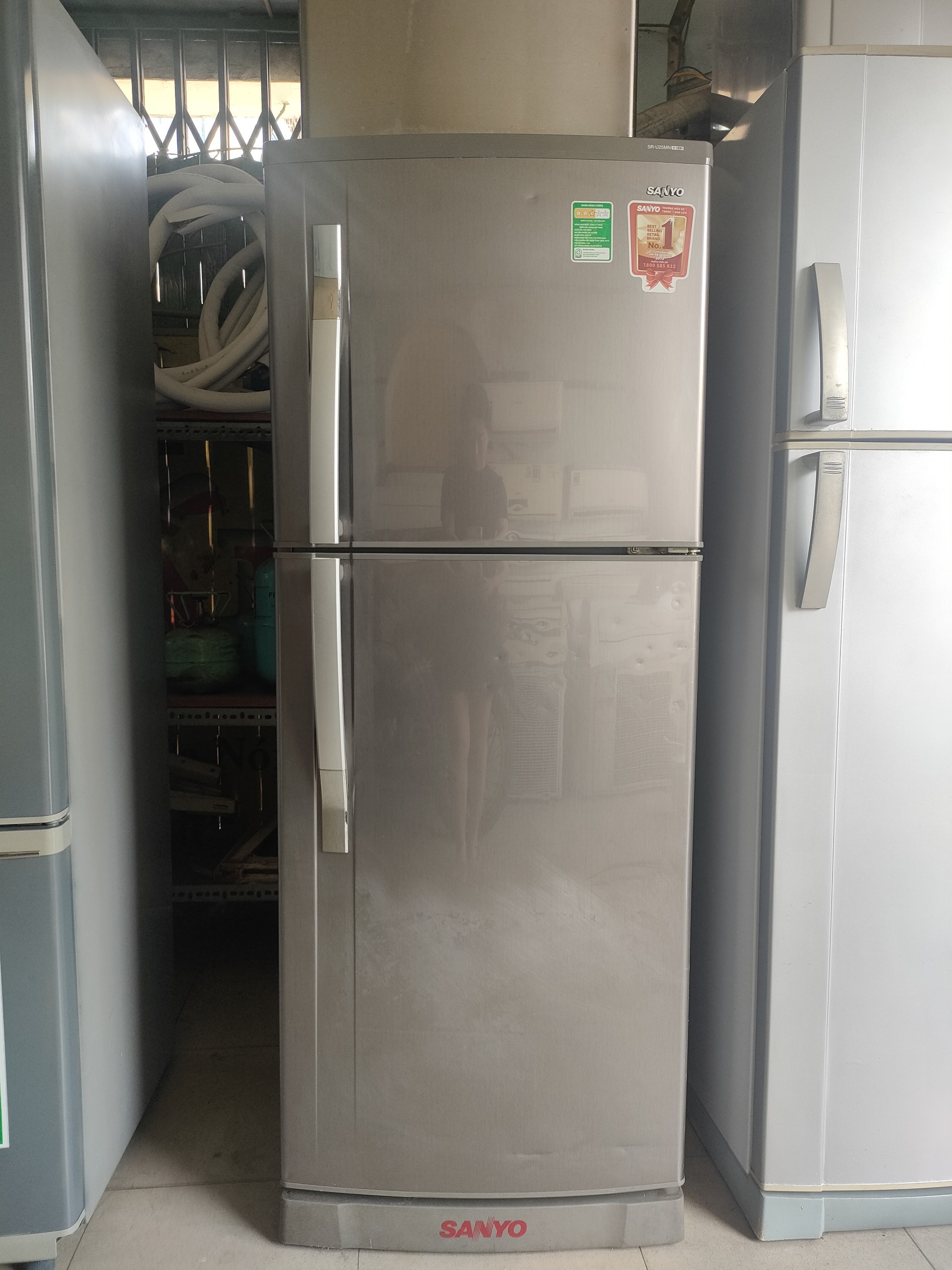 Tủ lạnh sanyo 250 lít