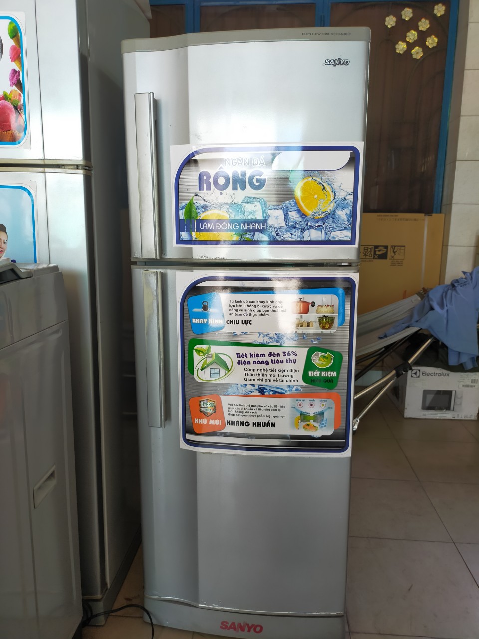 Tủ lạnh Electrolux Inverter 315 lít EBB3400HH Giá rẻ