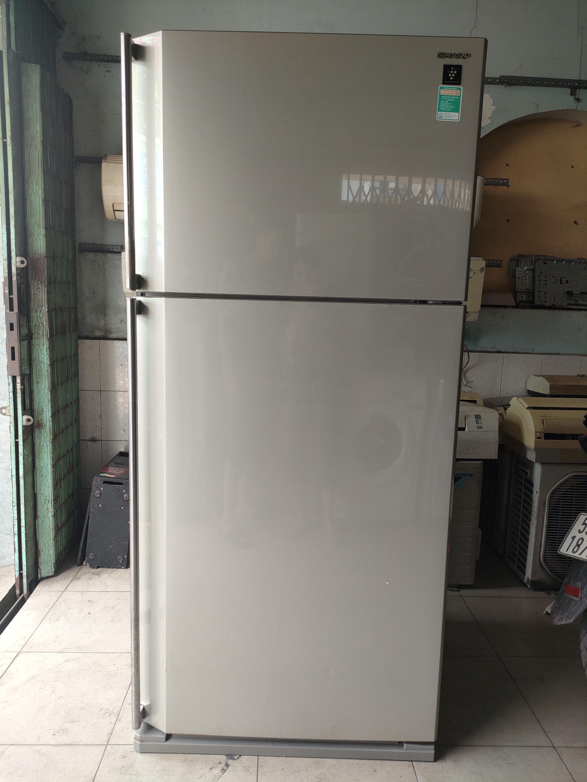 Tủ lạnh sharp 565 lít