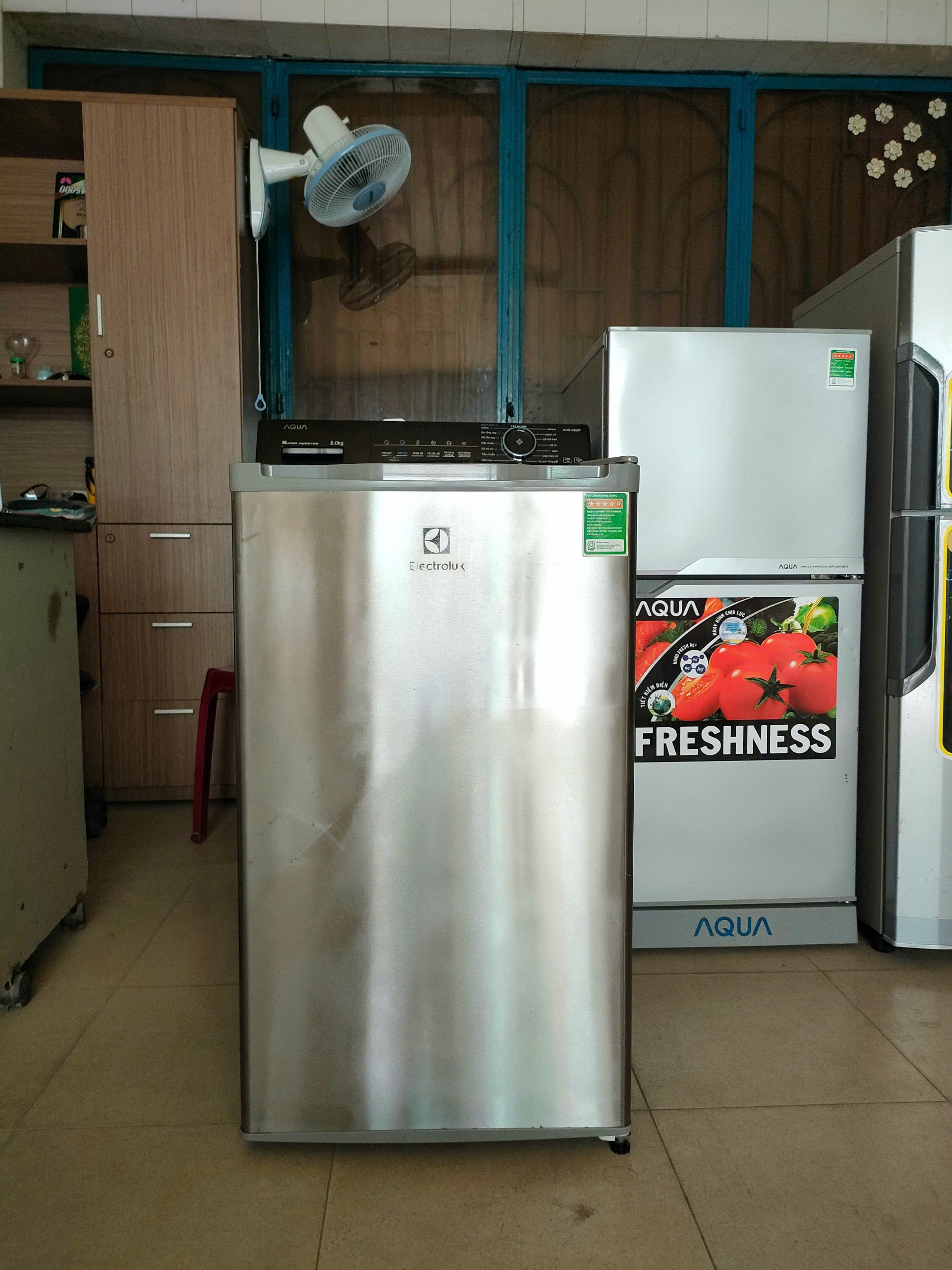 Tủ lạnh mini electrolux 90 lít