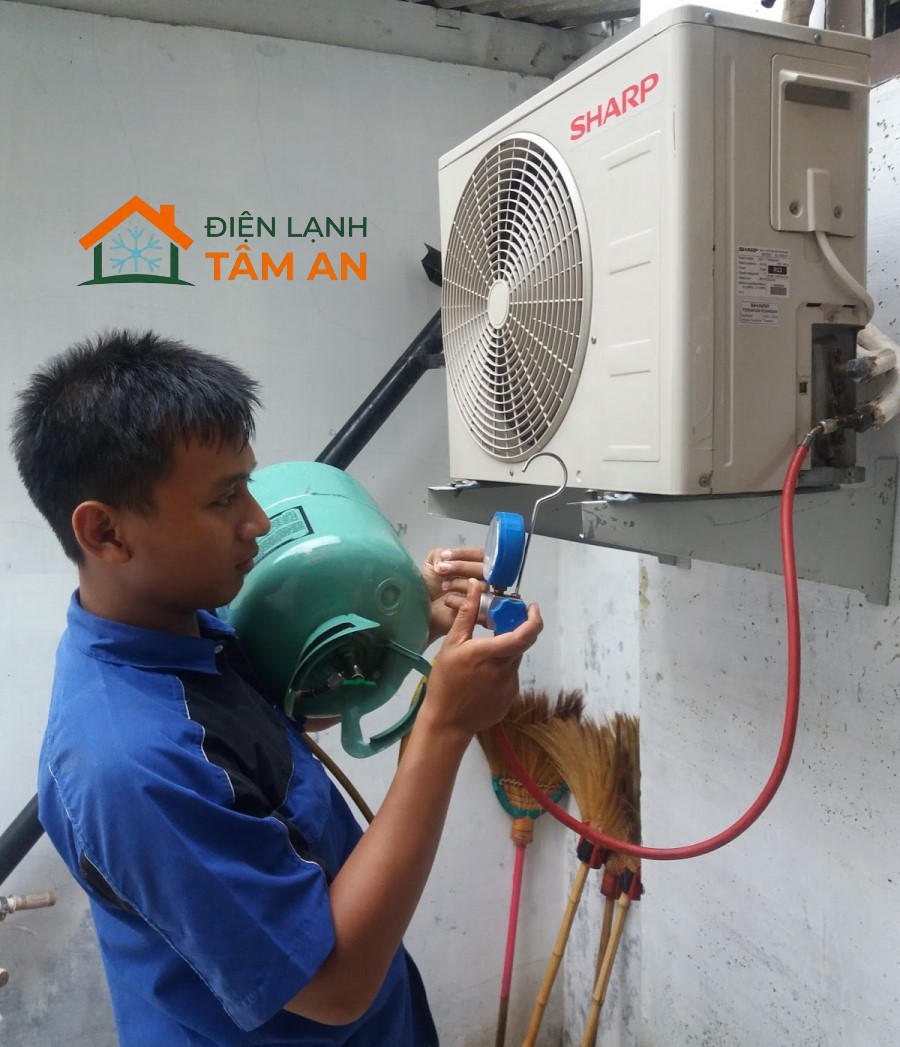 Bơm gas máy lạnh
