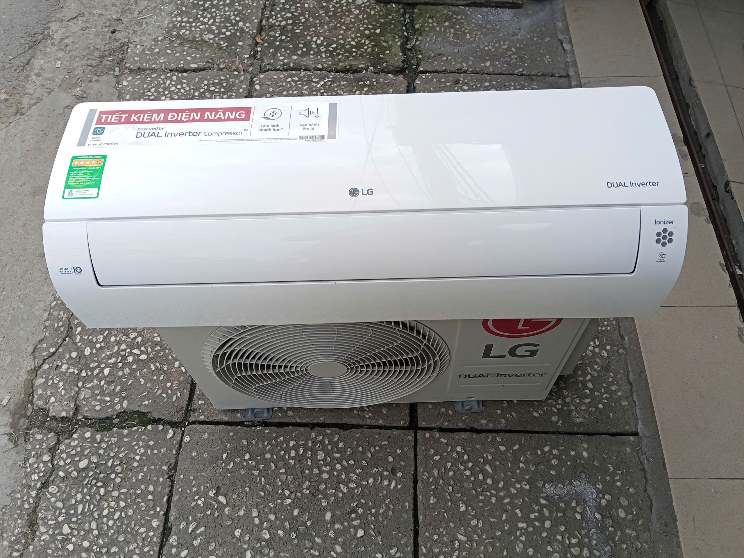 Máy lạnh Lg inverter 1 ngựa gas R32