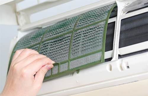 Cách tháo lưới lọc bụi máy lạnh để vệ sinh
