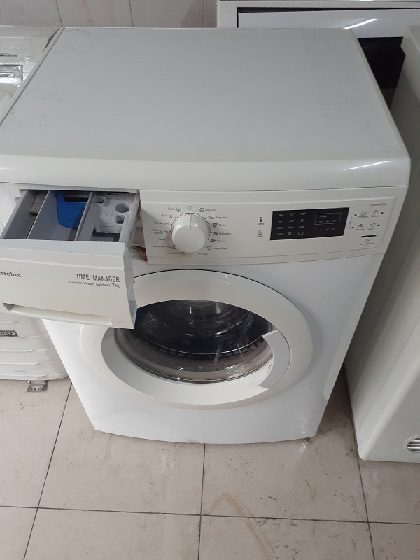 Máy giặt Electrolux Inverter 8 kg EWF8025CQSA - Điện Máy 88