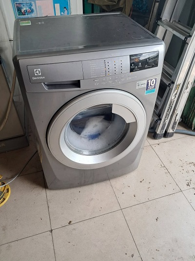 Máy giặt electrolux inverter 8kg EWF 12844S