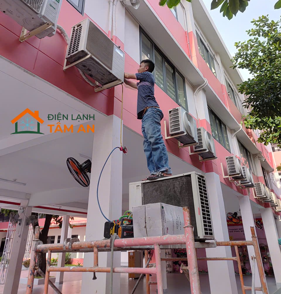 Dịch Vụ Thay Cục Nóng Máy Lạnh Uy Tín, Bảo Hành Dài Hạn