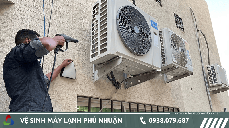 Vệ sinh máy lạnh quận Phú Nhuận