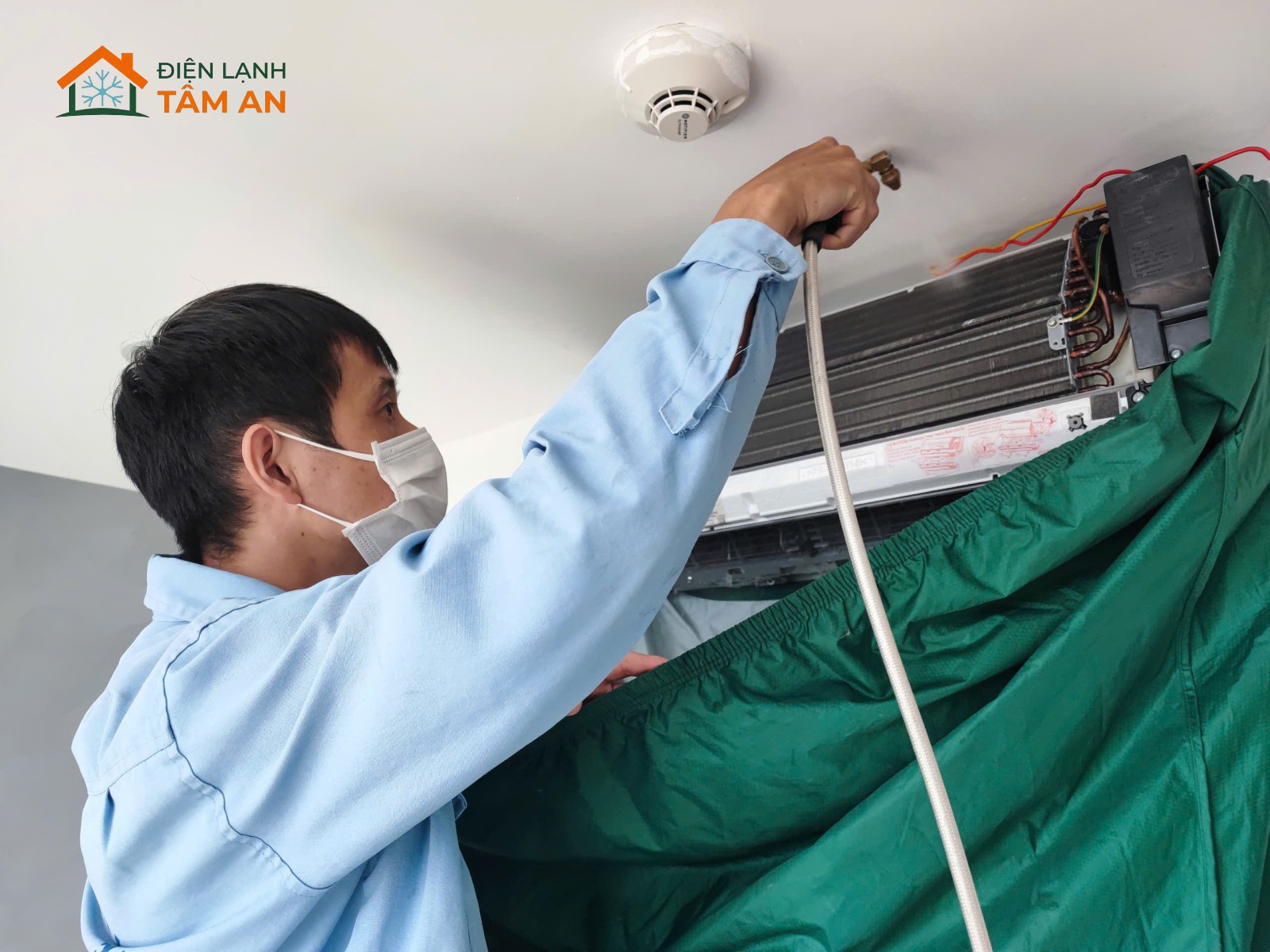 Sửa Máy Lạnh Bị Chảy Nước Tại Nhà – Có Thợ Đến Ngay